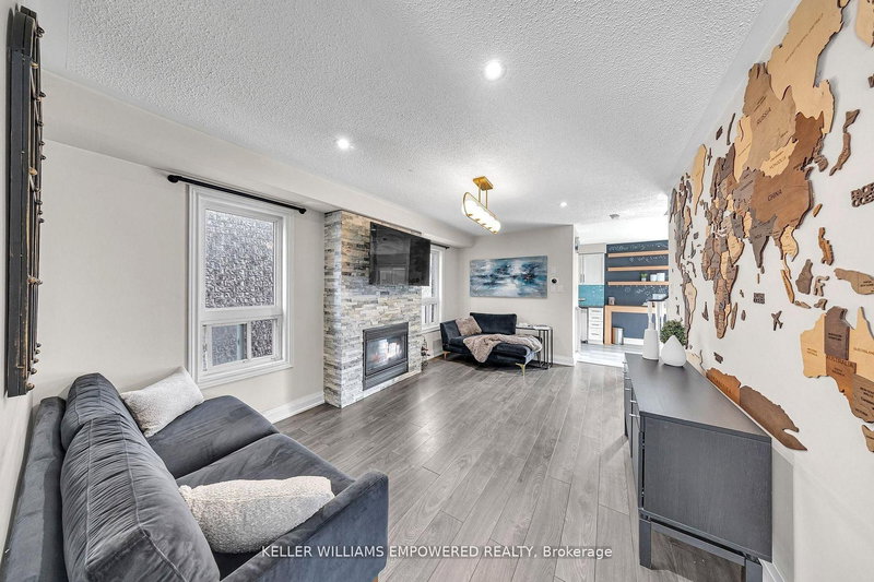 93 Beaverbrook Cres, Vaughan, L6A 3T5 | Image 3