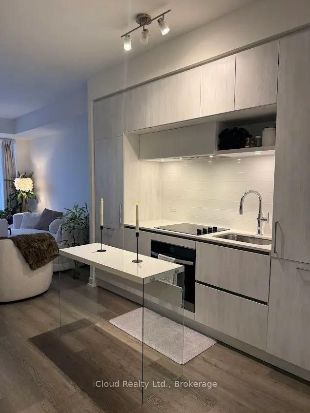 934 - 2 David Eyer Rd, Richmond Hill, L4S 0N6 | Image 3