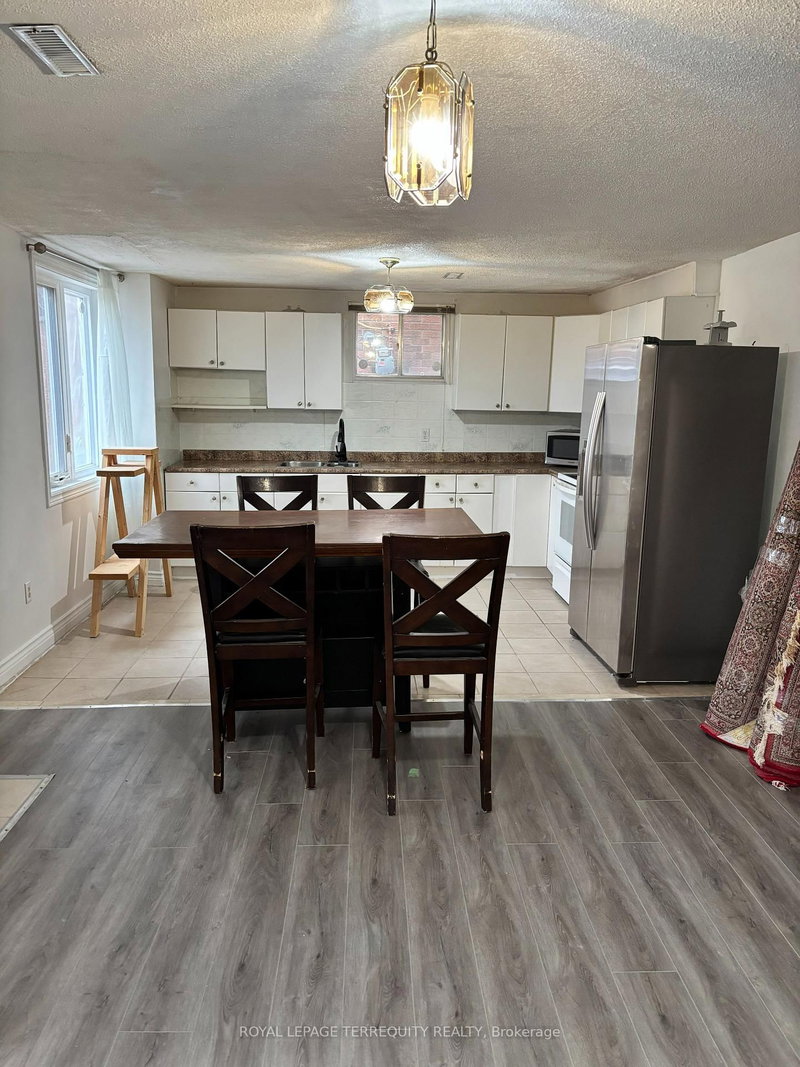 19 Cygnus Dr, Richmond Hill, L4C 8P4 | Image 3