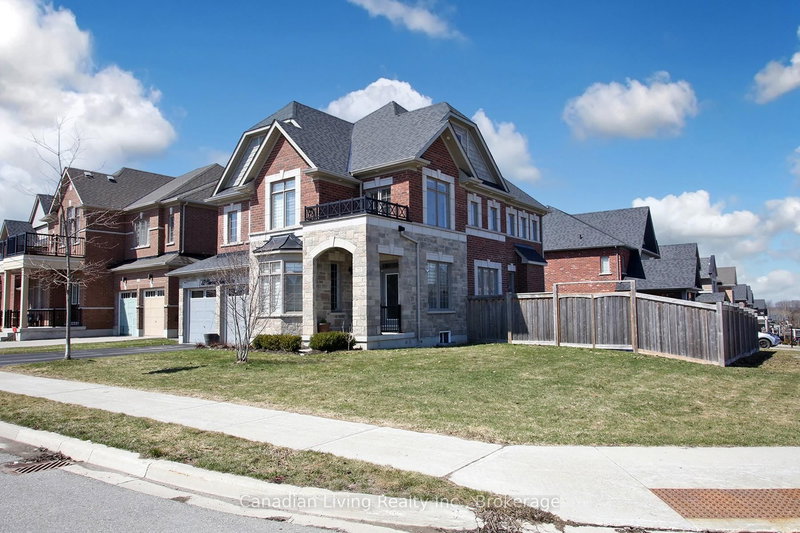 72 Charlotte Abby Dr, East Gwillimbury, L9N 0S9 | Image 3