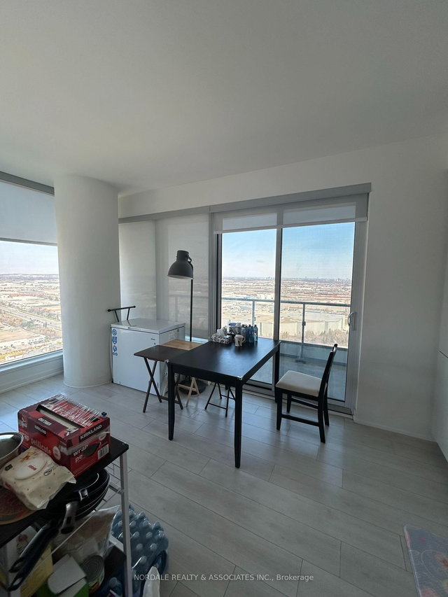 3802 - 950 PORTAGE Parkway W