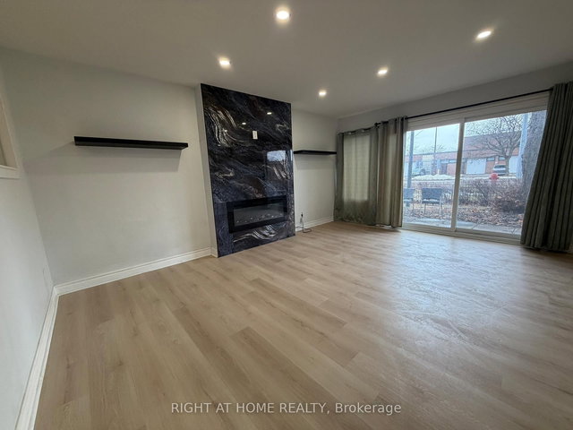 24 springfair Avenue W