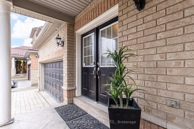 Main - 45 Oland Dr, Vaughan, L4H 2H2 | Image 3