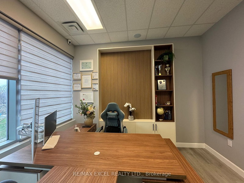 202 - 7163 Yonge St, Markham, L3T 0C6 | Image 3