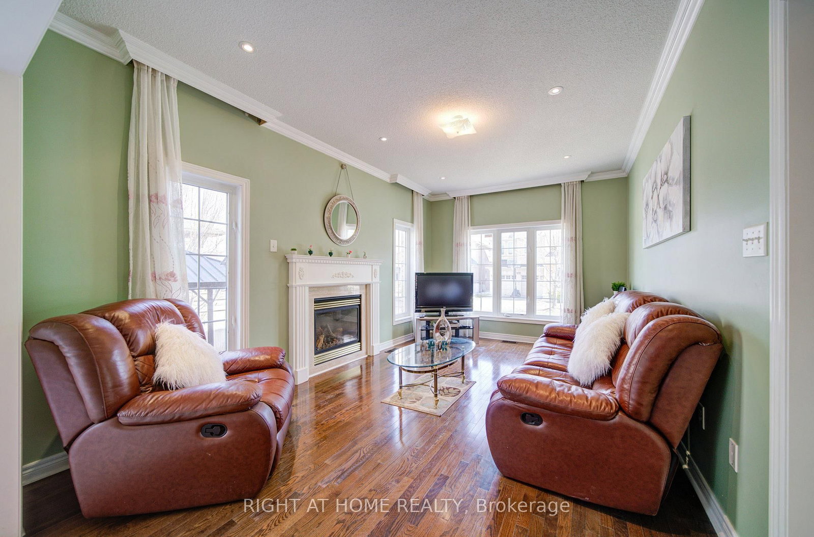 Detached House for sale at 115 Westolivia Trail, Vaughan, Ontario, L4J 0C2 - Patterson - MLS: N12973202