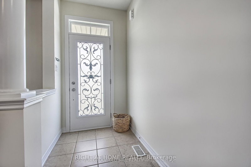 112 Betony Dr, Richmond Hill, L4E 0P3 | Image 3