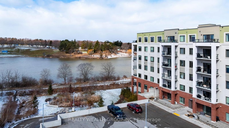 608 - 64 Queen Street S