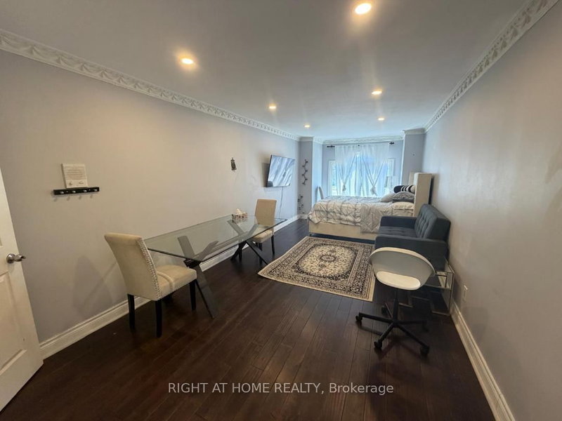 home for lease on 31 NORTHGATE Crescent