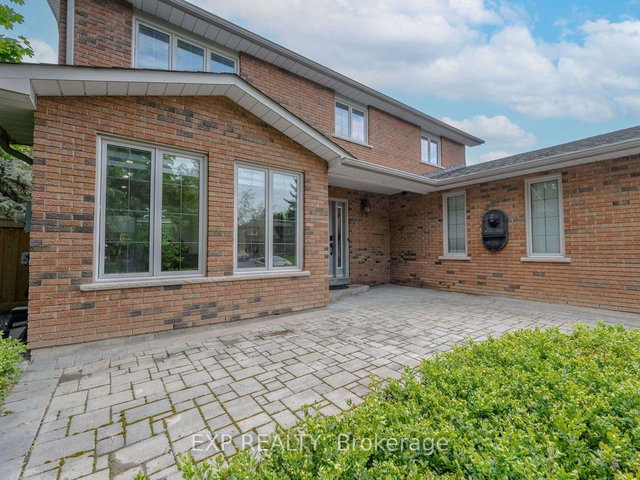 15 Rosegarden Crescent