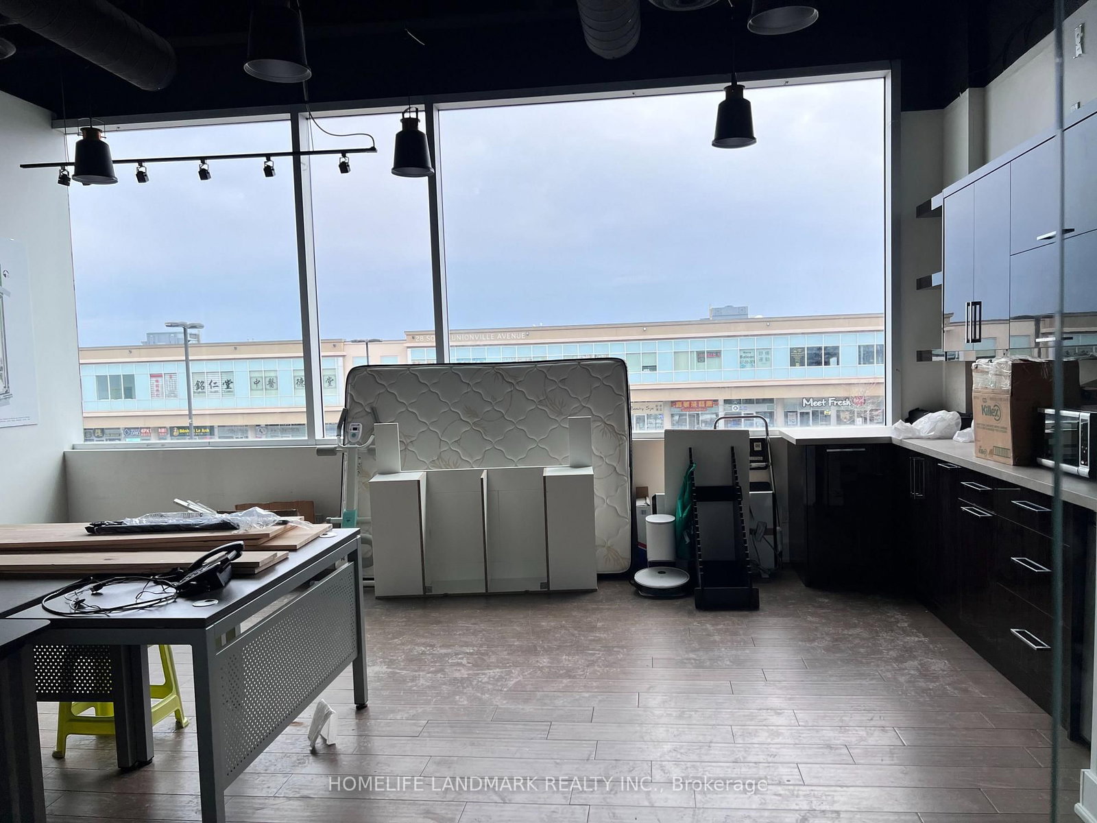 8333 Kennedy Road E, Unit 2017-18 - Photo 18