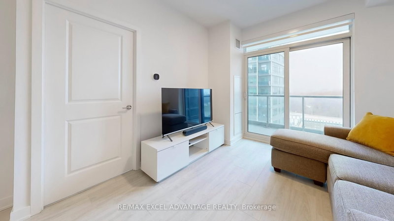 525 - 50 Upper Mall Way, Vaughan, L4J 0L8 | Image 3