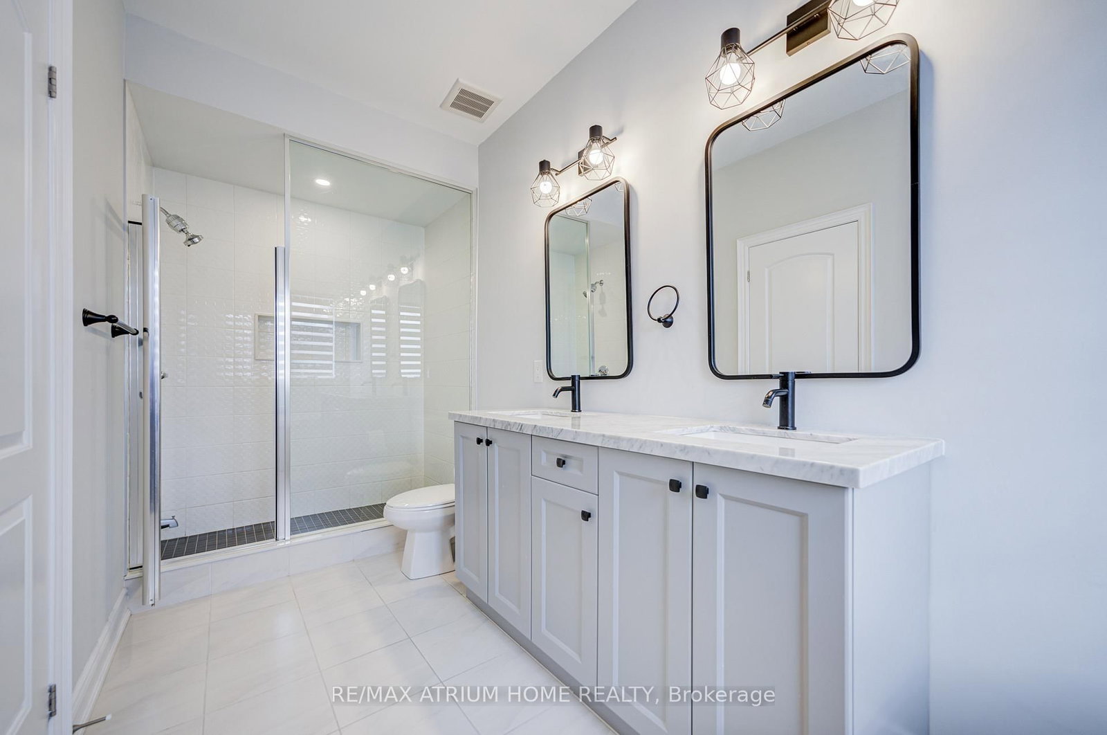 Townhouse for sale at 3 Jessica Antonella Street, Markham, Ontario, L6C 3J6 - Angus Glen - MLS: N12974450