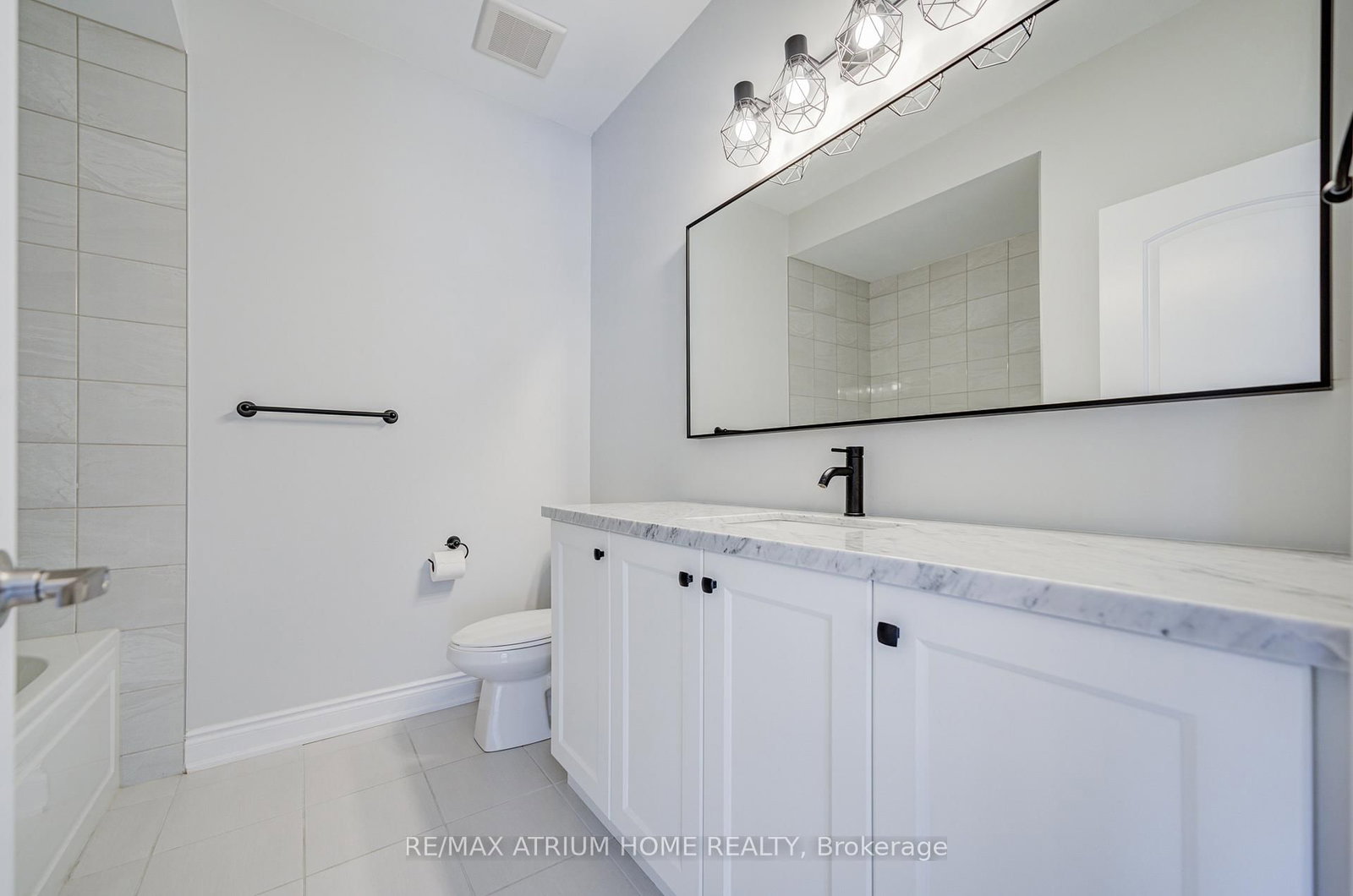 Townhouse for sale at 3 Jessica Antonella Street, Markham, Ontario, L6C 3J6 - Angus Glen - MLS: N12974450