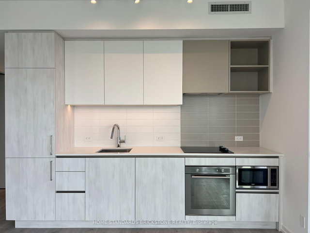 2812 - 7890 Jane Street