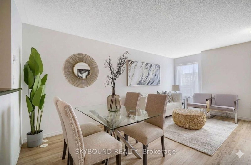 35 Sunrise Dr, Markham, L3R 1A1 | Image 2