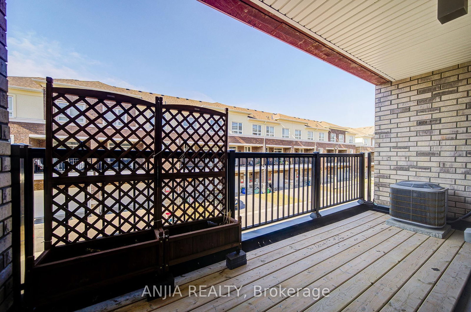 Townhouse for sale at 64 Chicago Lane, Markham, Ontario, L6E 2C1 - Wismer - MLS: N12974544