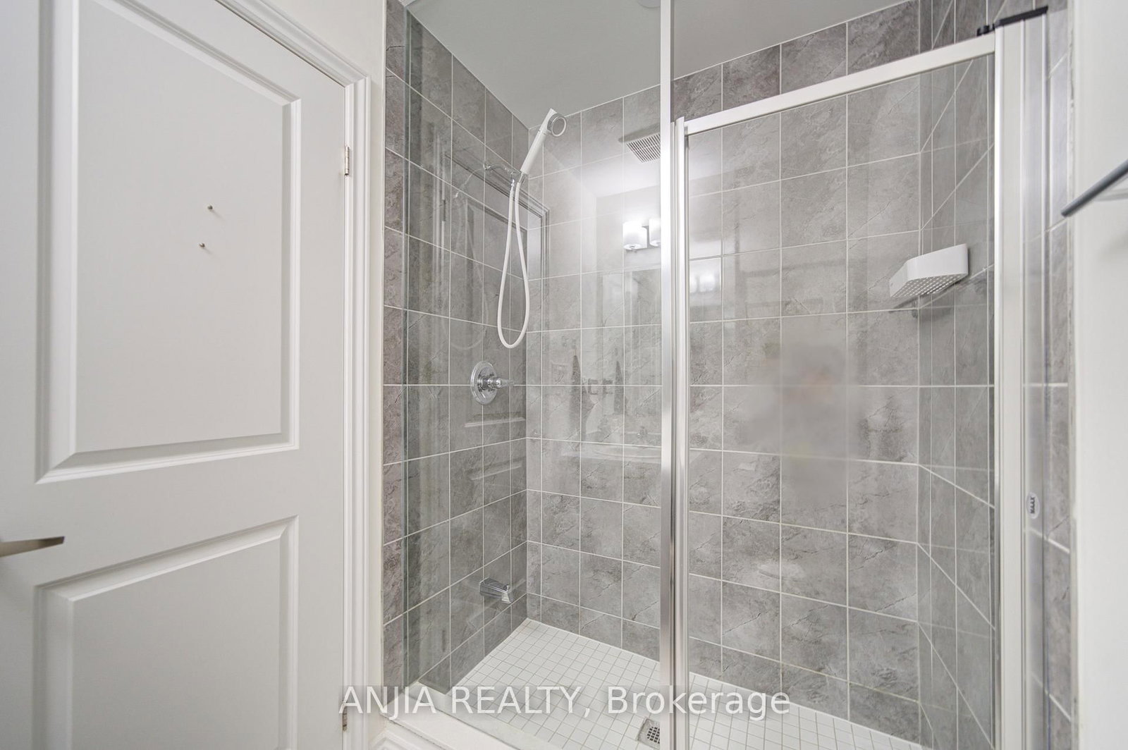 Townhouse for sale at 64 Chicago Lane, Markham, Ontario, L6E 2C1 - Wismer - MLS: N12974544