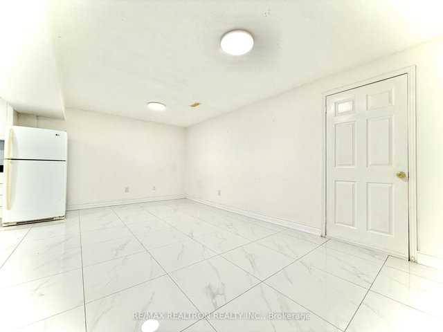 Bsmt - 21 Eastdale Crescent