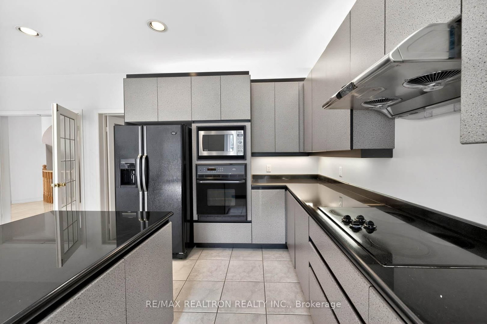 Detached House for sale at 385 Calvert Road, Markham, Ontario, L6C 1X7 - Cachet - MLS: N12974610