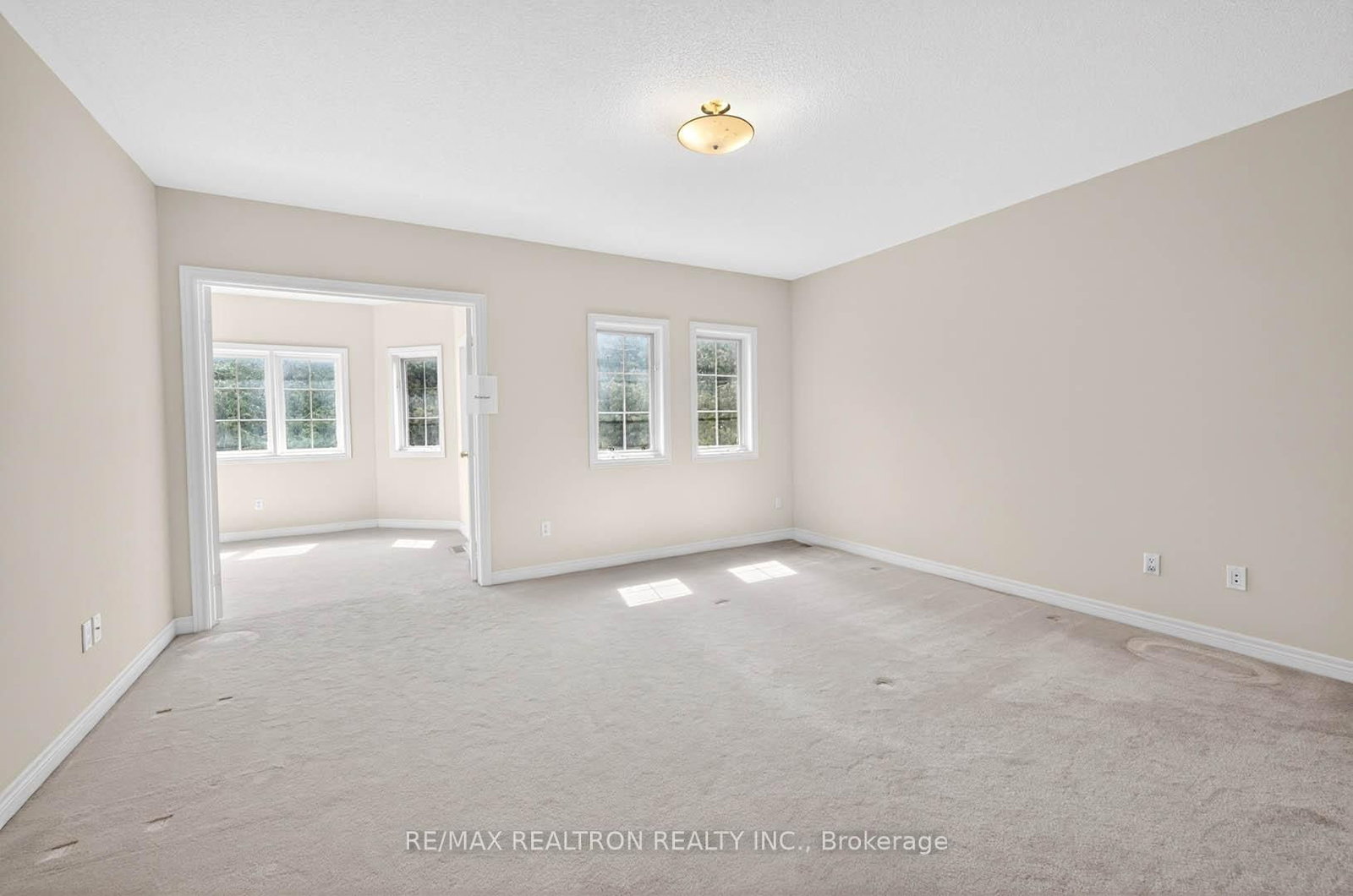 Detached House for sale at 385 Calvert Road, Markham, Ontario, L6C 1X7 - Cachet - MLS: N12974610