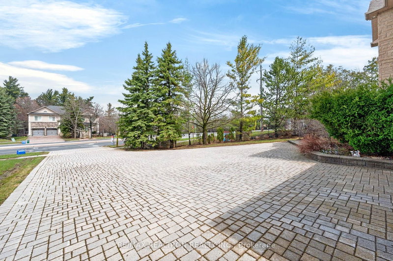 385 Calvert Rd, Markham, L6C 1X7 | Image 3