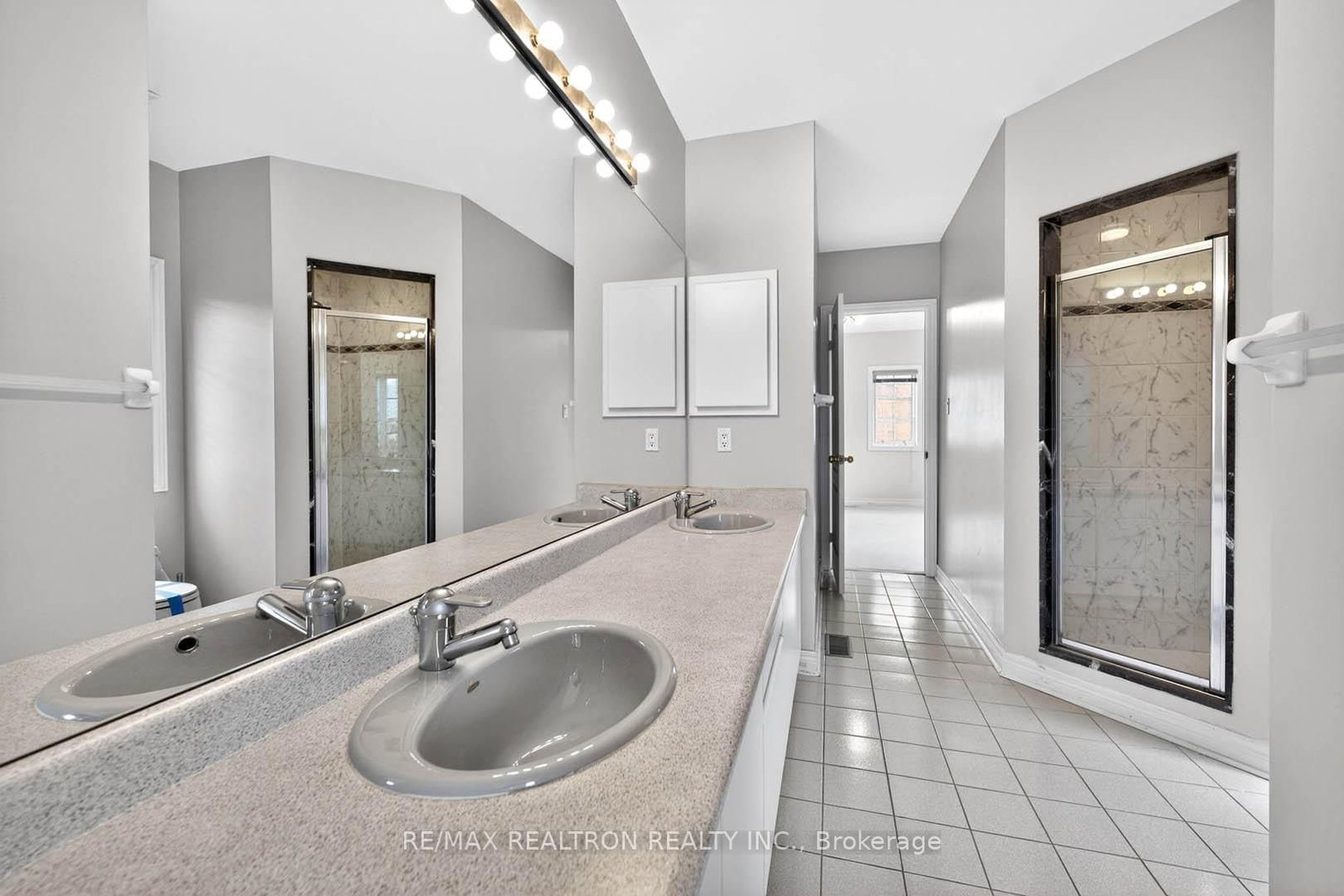 Detached House for sale at 385 Calvert Road, Markham, Ontario, L6C 1X7 - Cachet - MLS: N12974610