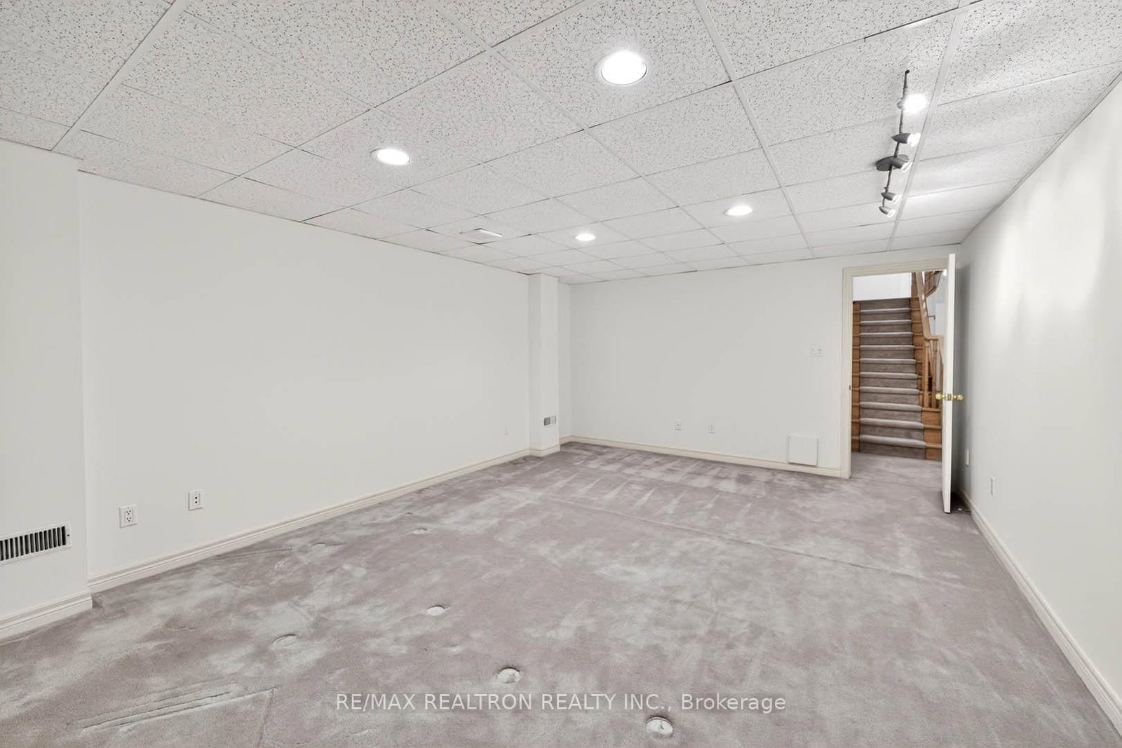 Detached House for sale at 385 Calvert Road, Markham, Ontario, L6C 1X7 - Cachet - MLS: N12974610