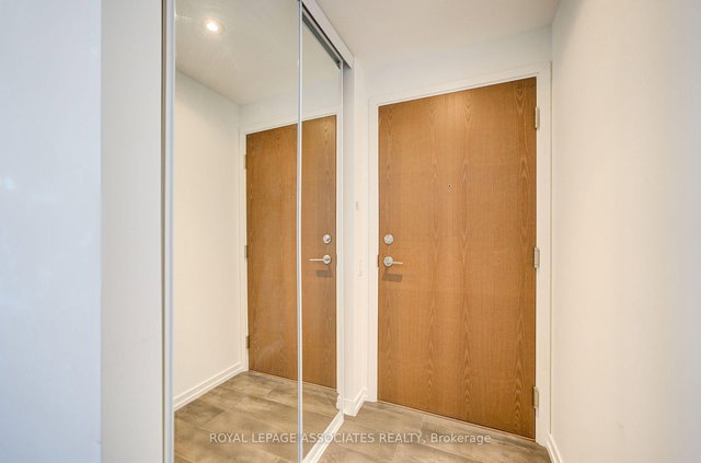 1712 - 1000 Portage Parkway