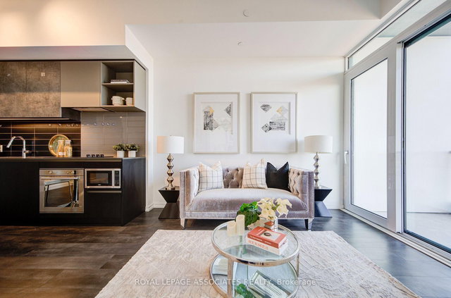 1712 - 1000 Portage Parkway