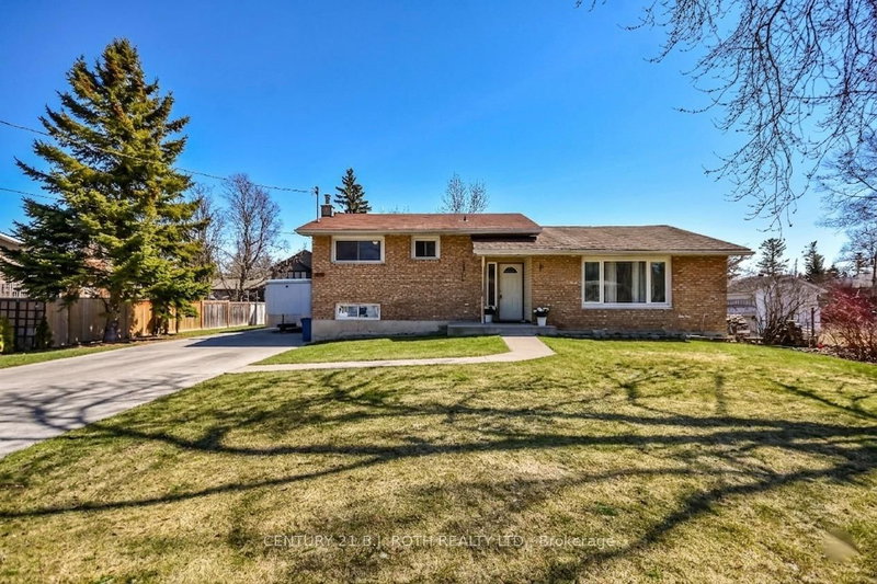 3039 Poplar Rd, Innisfil, L9S 2J9 | Image 2