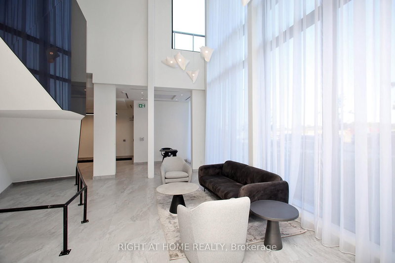 513 - 6 David Eyer Rd, Richmond Hill, L4S 0N5 | Image 2