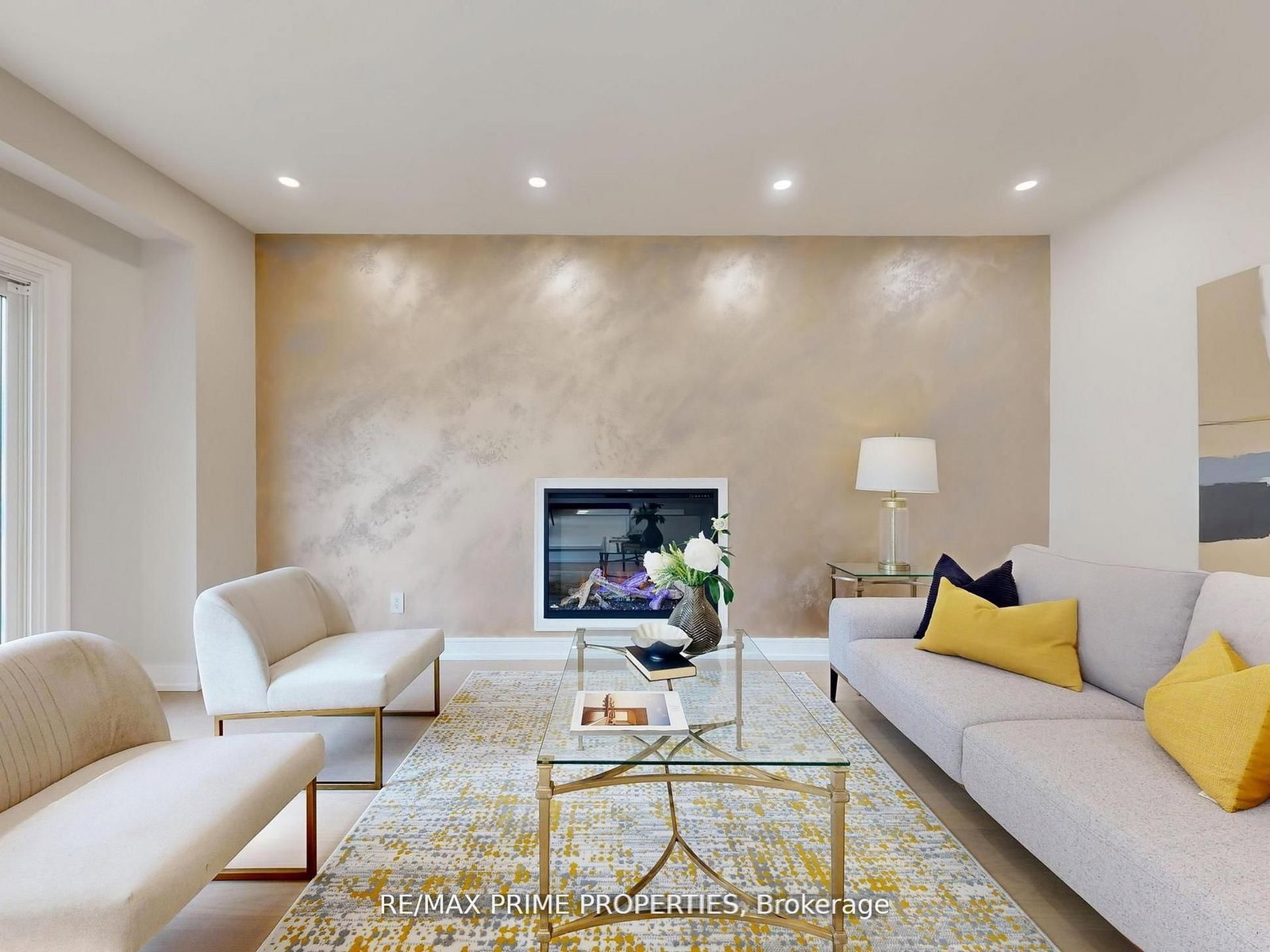 Detached House for sale at 137 Old Surrey Lane, Richmond Hill, Ontario, L4C 6R9 - South Richvale - MLS: N12975320