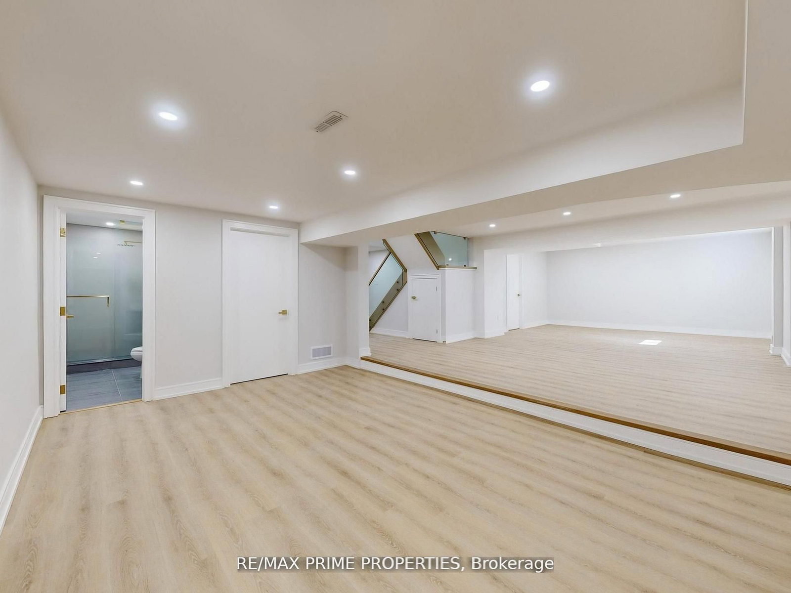 Detached House for sale at 137 Old Surrey Lane, Richmond Hill, Ontario, L4C 6R9 - South Richvale - MLS: N12975320