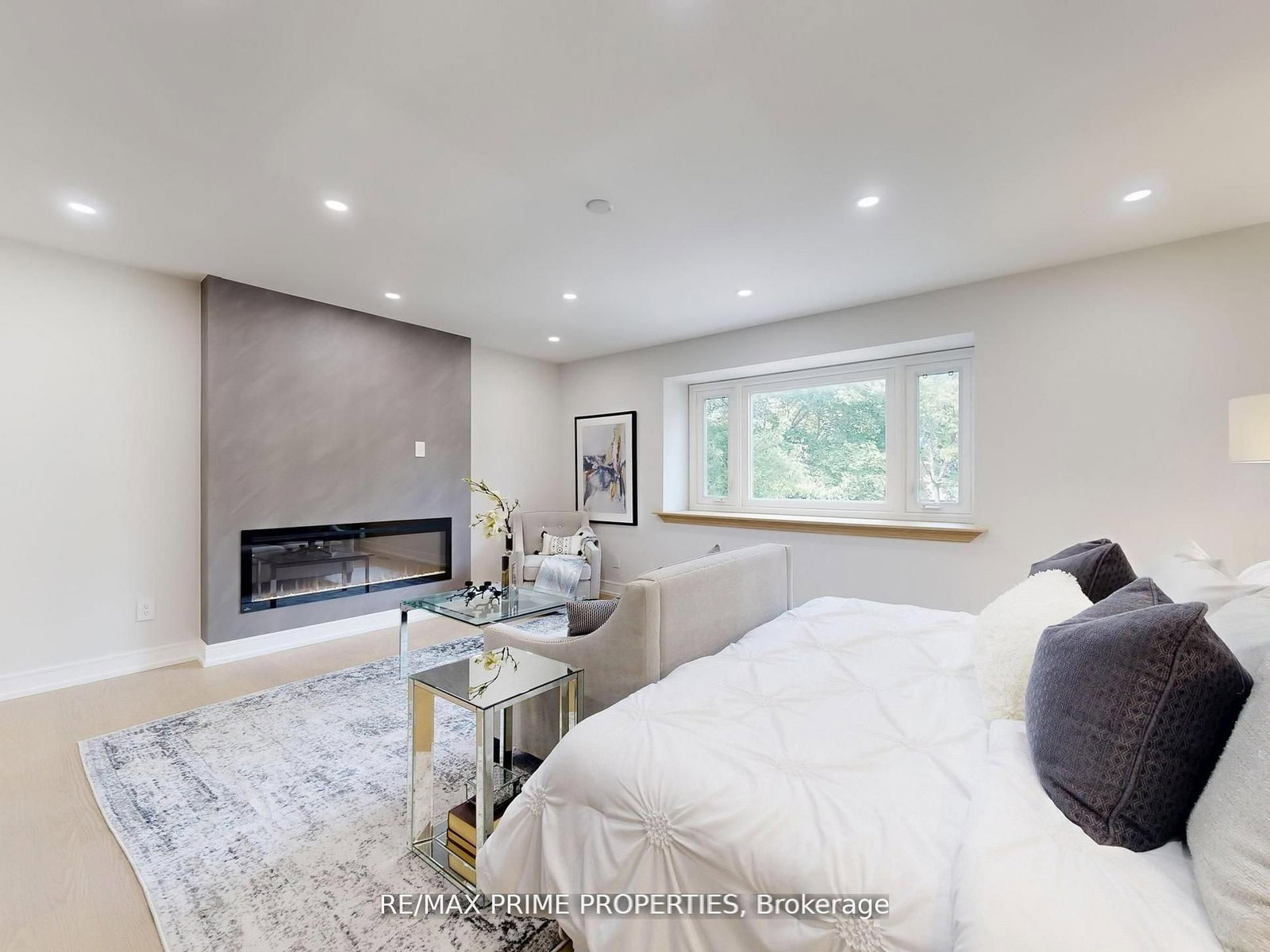 Detached House for sale at 137 Old Surrey Lane, Richmond Hill, Ontario, L4C 6R9 - South Richvale - MLS: N12975320