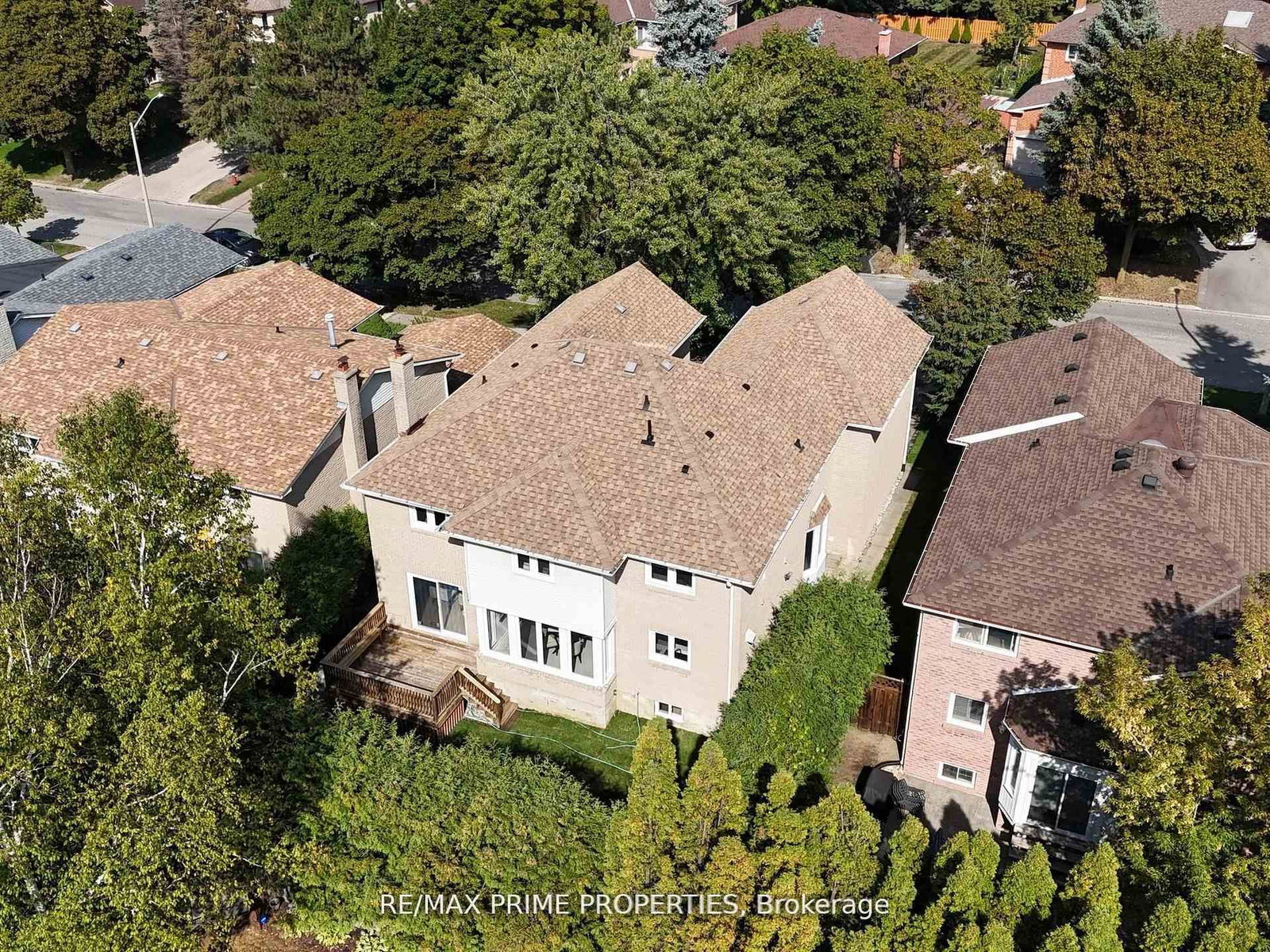 Detached House for sale at 137 Old Surrey Lane, Richmond Hill, Ontario, L4C 6R9 - South Richvale - MLS: N12975320