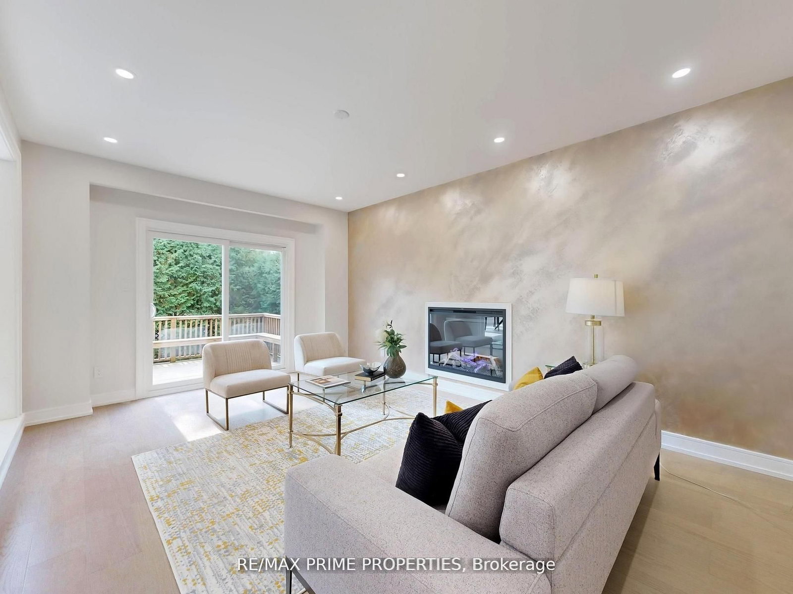 Detached House for sale at 137 Old Surrey Lane, Richmond Hill, Ontario, L4C 6R9 - South Richvale - MLS: N12975320