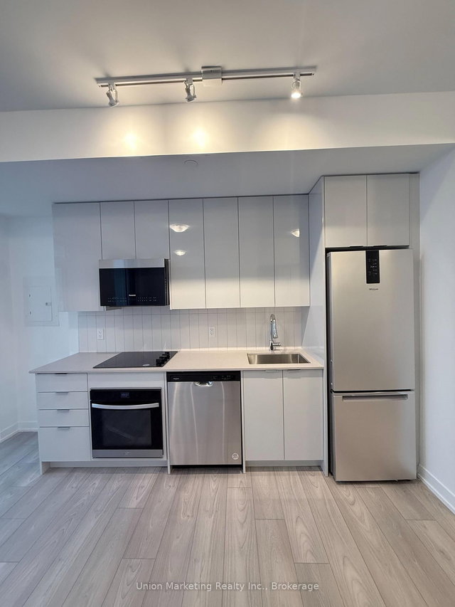 1304 - 474 Caldari Road N