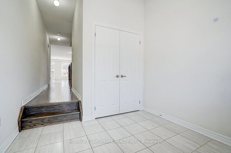 5 Reddington Rd, Markham, L3S 0E2 | Image 3