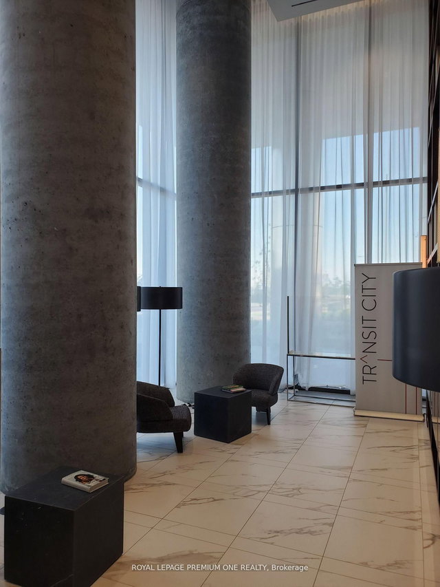 4007 - 950 Portage Parkway