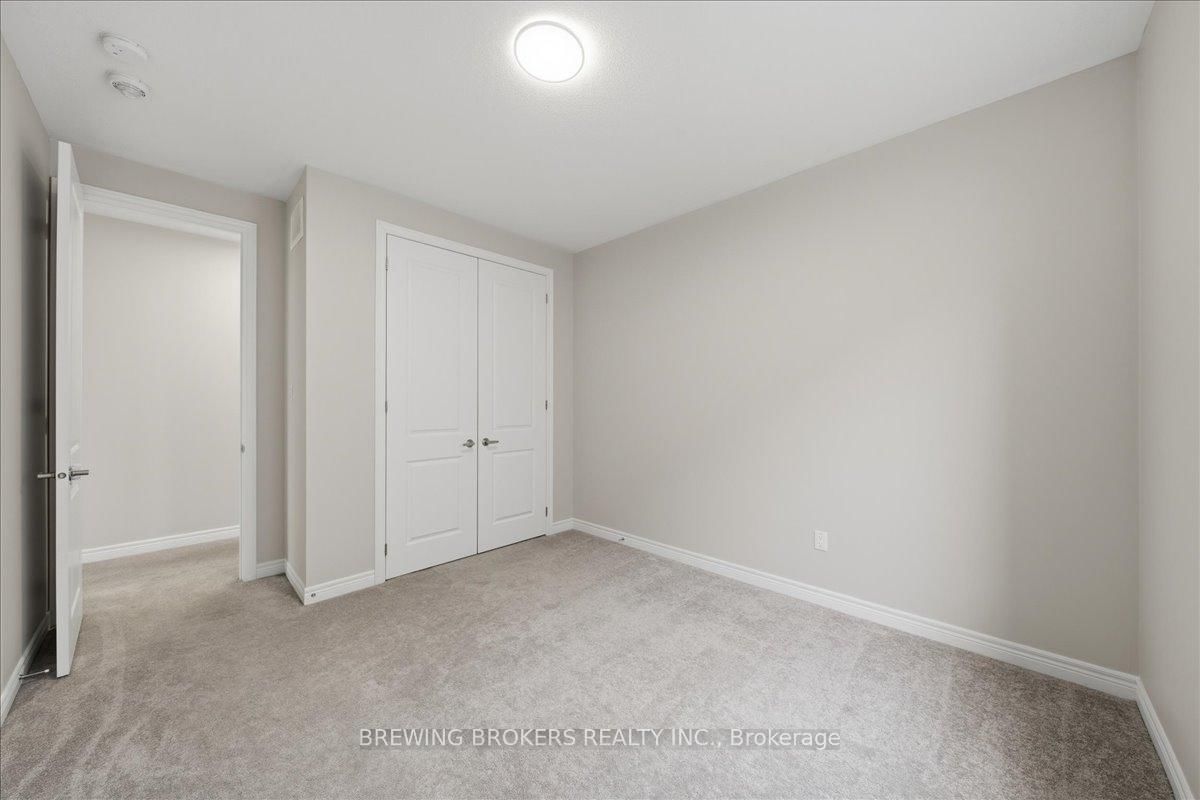 Detached House for sale at 977 Larter Street, Innisfil, Ontario, L9S 0J9 - Alcona - MLS: N12975680