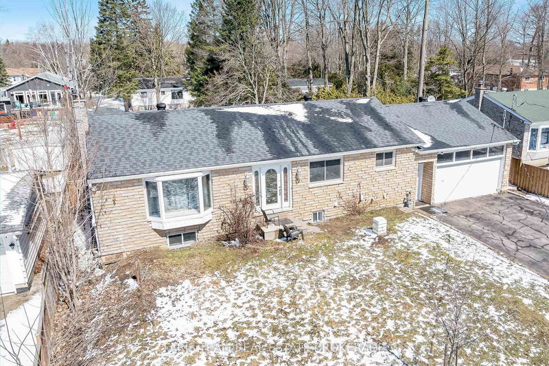 706 James St, Innisfil, L9S 2G7 | Image 2