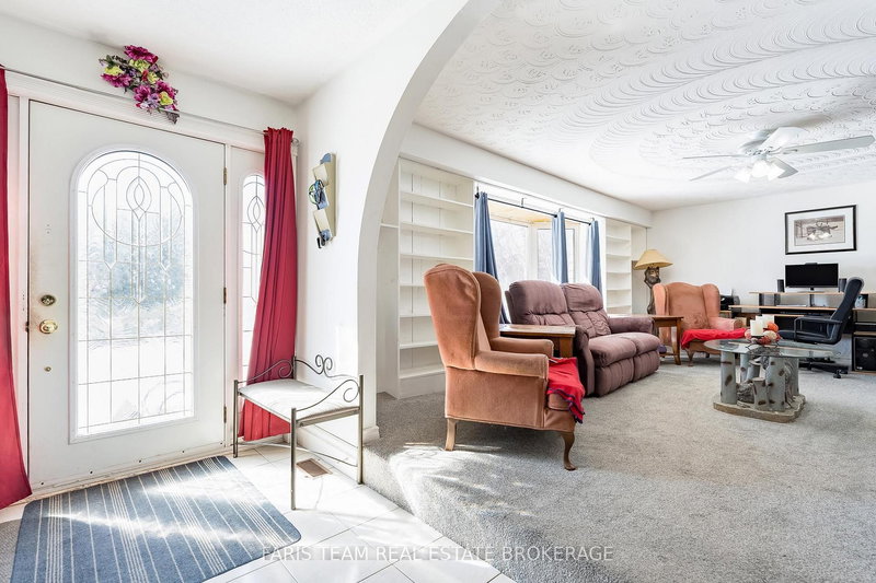 706 James St, Innisfil, L9S 2G7 | Image 3