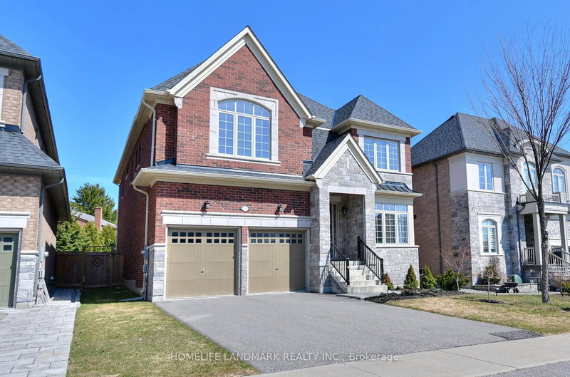 115 Mitchell Pl, Newmarket, L3Y 0C7 | Image 2