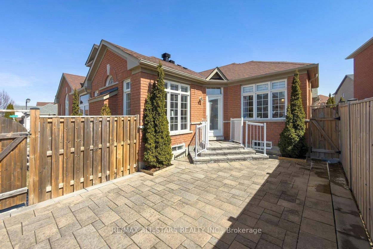 142 Saffron Street - Photo 38