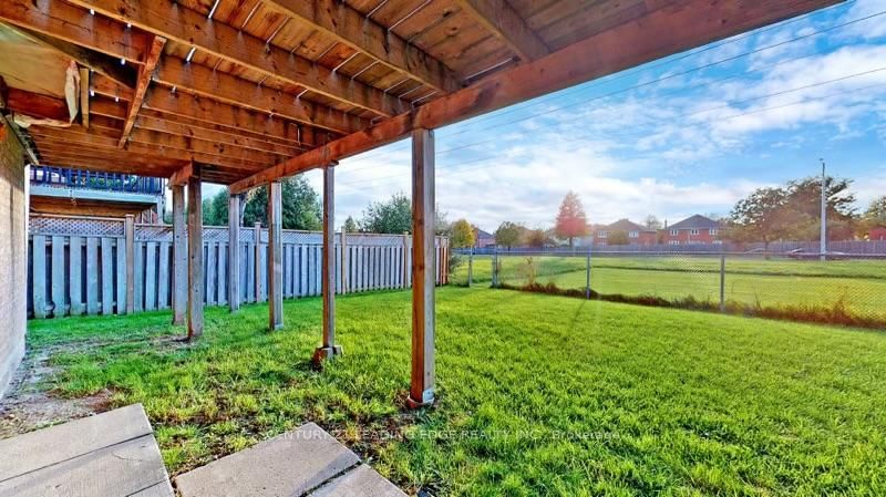 home for lease on Basement-32 Westmoreland Court