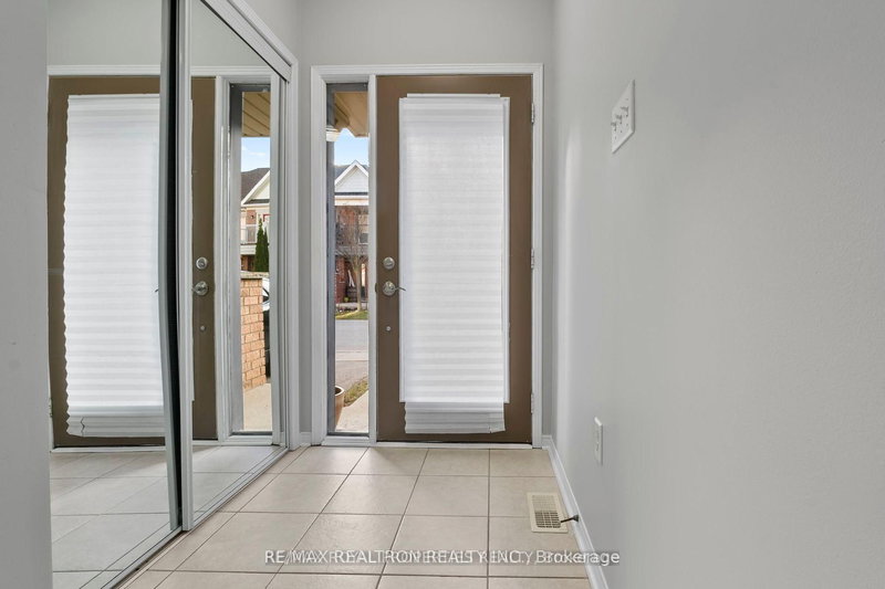 110 Expedition Cres, Whitchurch-Stouffville, L4A 0T1 | Image 3