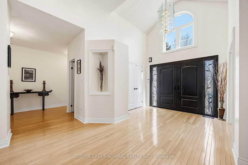 71 Glacier Crt, Vaughan, L6A 2V3 | Image 3