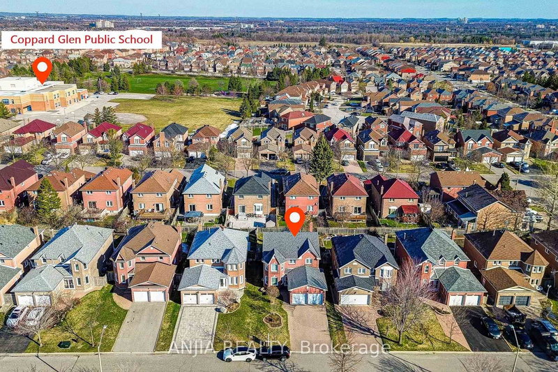 34 Baylawn Dr, Markham, L3S 2R8 | Image 2