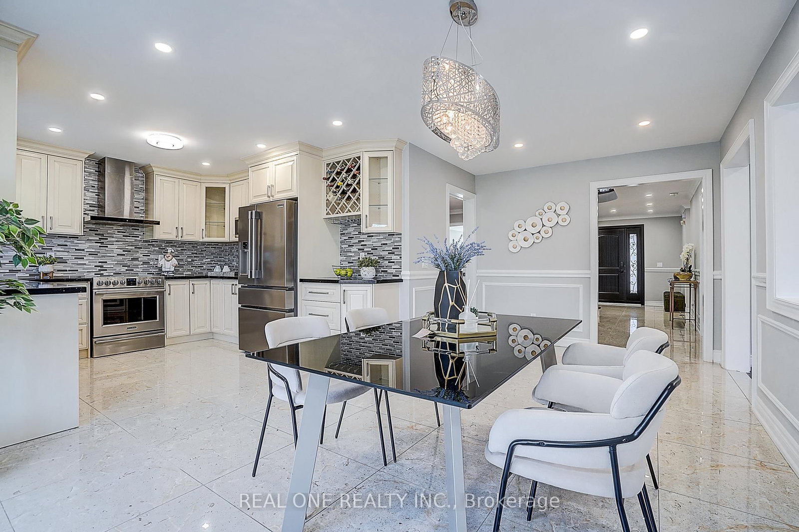 Detached House for sale at 4 Casson Place, Markham, Ontario, L3R 0G2 - Unionville - MLS: N12976324