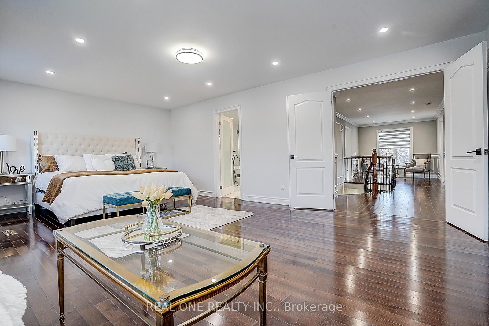 Detached House for sale at 4 Casson Place, Markham, Ontario, L3R 0G2 - Unionville - MLS: N12976324